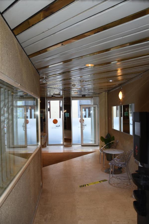 Sun Hotel Saint-Gilles Екстериор снимка