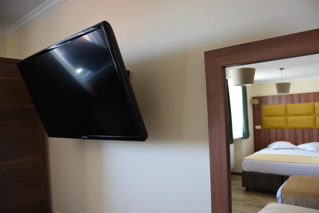 Sun Hotel Saint-Gilles Екстериор снимка