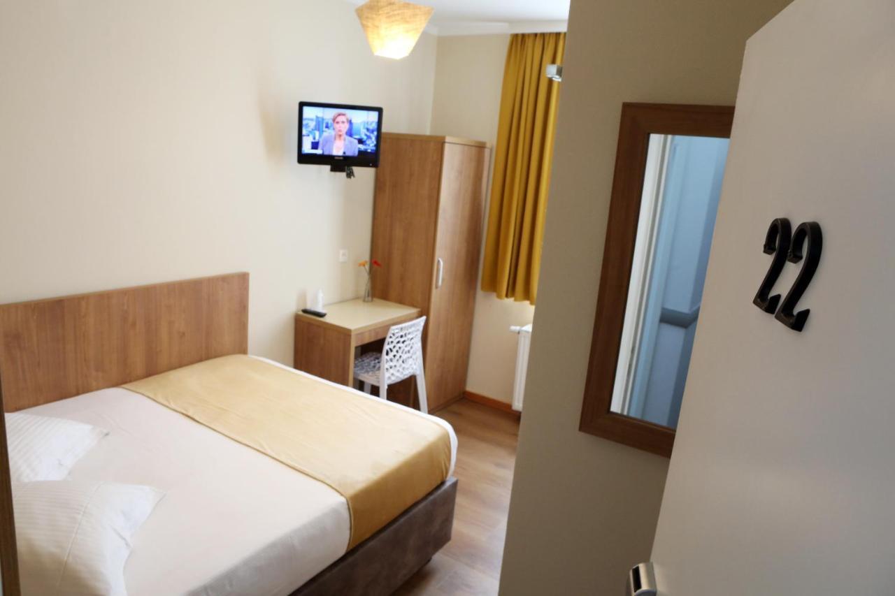 Sun Hotel Saint-Gilles Екстериор снимка