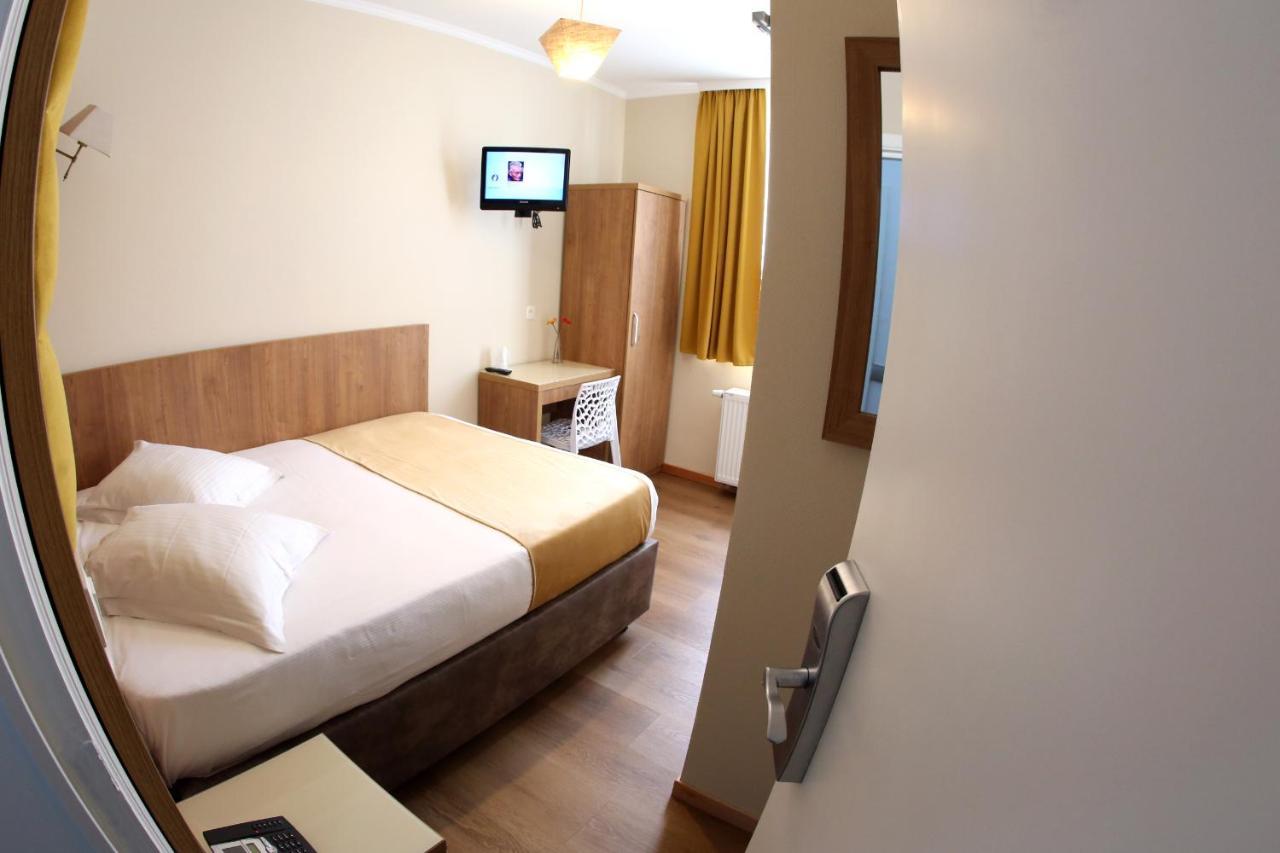 Sun Hotel Saint-Gilles Екстериор снимка