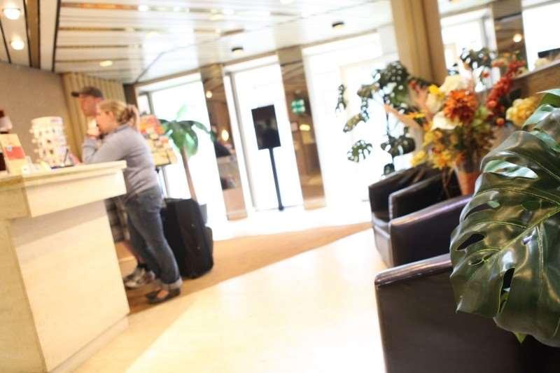 Sun Hotel Saint-Gilles Интериор снимка
