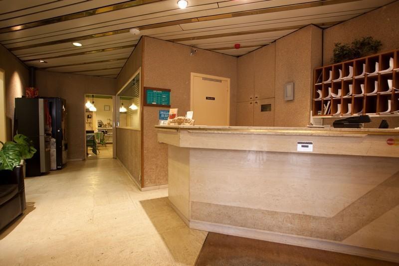 Sun Hotel Saint-Gilles Екстериор снимка